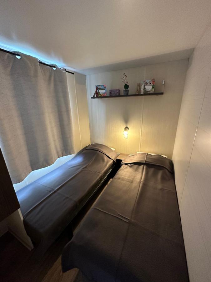 Au P'Tit Bonheur Hotell La Roque-d'Antheron Eksteriør bilde