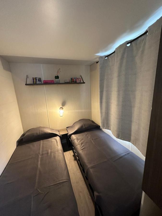 Au P'Tit Bonheur Hotell La Roque-d'Antheron Eksteriør bilde